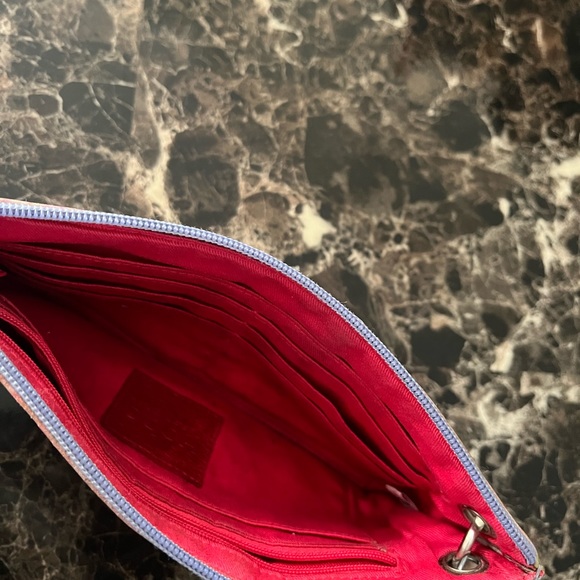 Hobo wristlet 🩷 - Picture 2 of 4